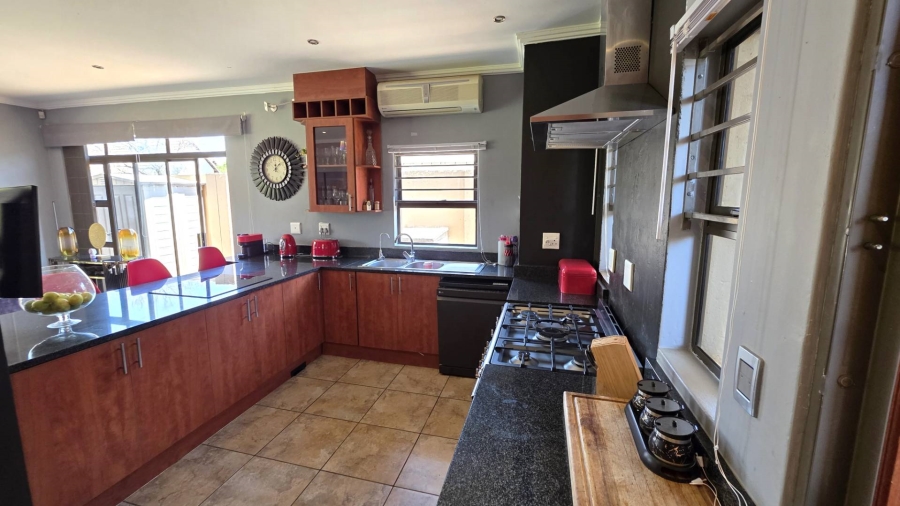 4 Bedroom Property for Sale in Leloko North West